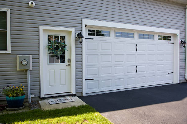 24/7 Emergency Garage Door Panel Replacement experts in Washington, IN